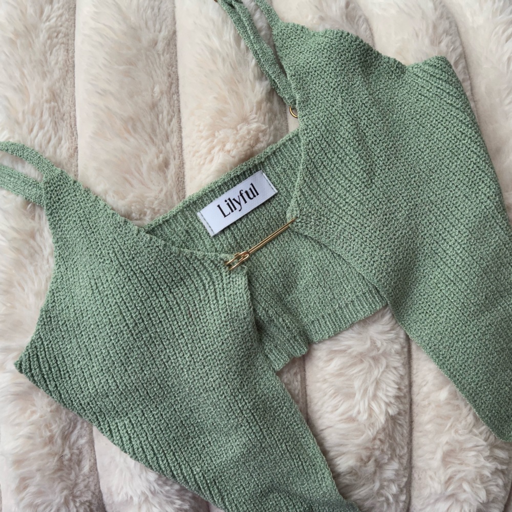 Knitted crop